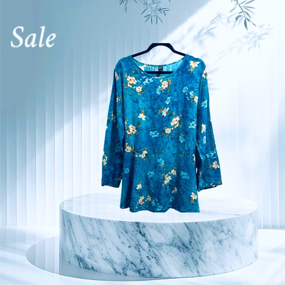 ☘️✨Emily Rose Blue Floral Long Sleeve Top☘️✨